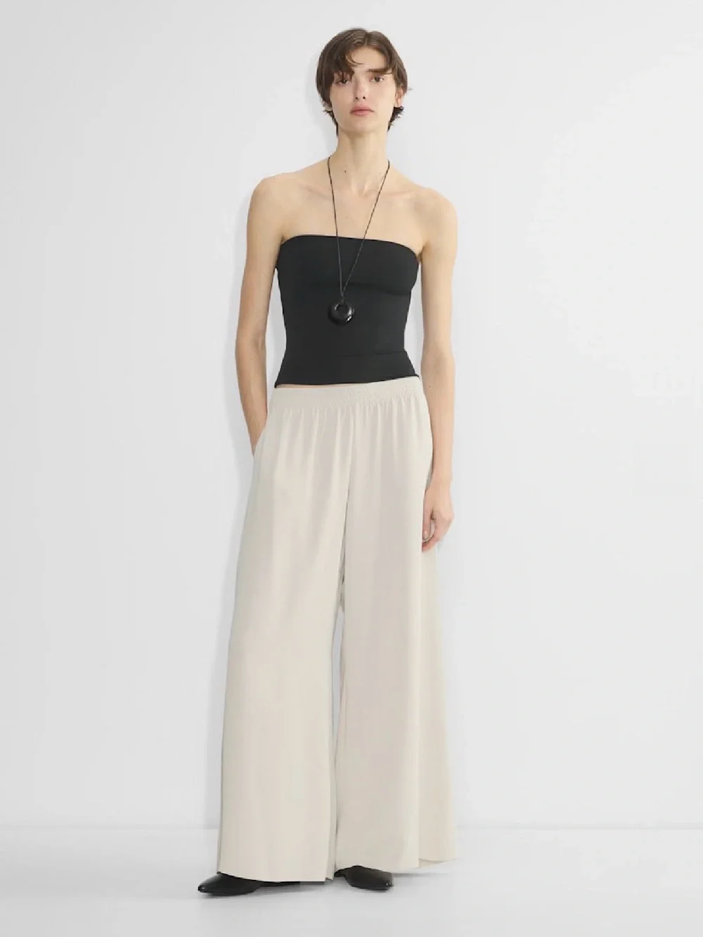 Aritzia Babaton Parker Palazzo Pant - Studio Drape - Picture 2 of 12